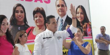 Silvano Aureoles ya tiene ficha roja de Interpol