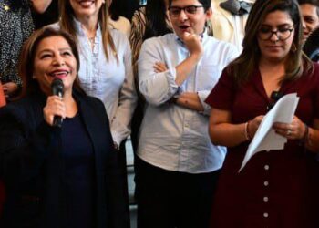 ¡Los Ojos de la Capital!