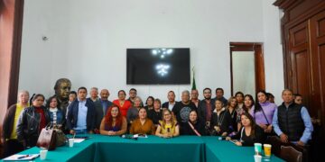 Congreso CDMX abre diálogo con locatarios tras protestas por competencia desleal