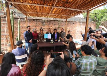 «Pequeños anfitriones exigen piso parejo en ley de hospedaje»