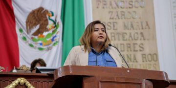 Sin medicinas, pero con relojes de diseñador: el doble discurso de Morena
