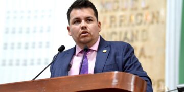 «El Metro se cae, la justicia también”, PAN acusa colapso total en CDMX