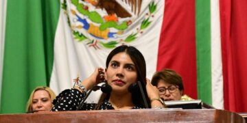 Diputada acusa uso clientelar de apoyos para jóvenes en la capital