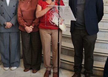 Exigen respeto a mercados ante programas clientelares