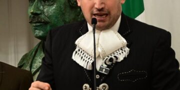 ¡Los Ojos de la Capital!