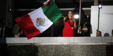 Alessandra Rojo enciende el fervor patrio con mensaje contra la impunidad