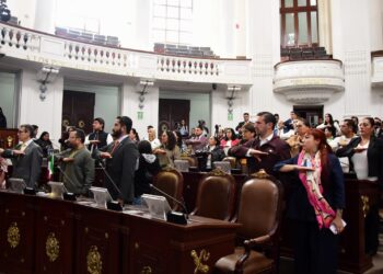 ¡Los Ojos de la Capital!