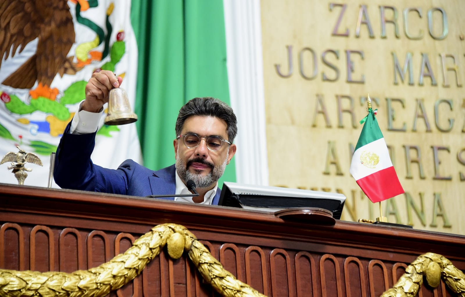 ¡Los Ojos de la Capital!