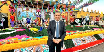 Alcaldía Coyoacán dedica ofrde Día de Muertos a leyendas del fútbol