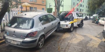 Récord en la Cuauhtémoc ¡57 dueños retiran sus autos por miedo a la grúa!
