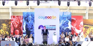 Giovani Gutiérrez presenta su primer informe ante 30 mil personas