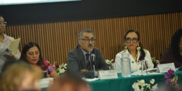 Congreso capitalino y CEJUR analizan más de mil iniciativas en materia legal