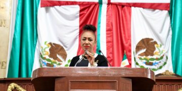 Rebeca Peralta impulsa reforestación urbana con pago en especie