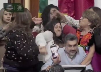 A golpes y jalones: el Congreso local se convierte en ring por la Ley de Transparencia